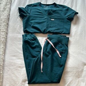 Figs Caribbean blue scrub set